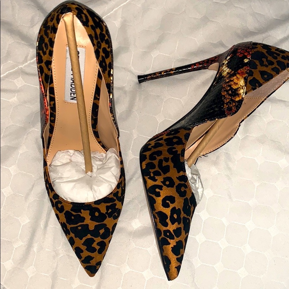 Steven Madden Multi-colored leopard heels